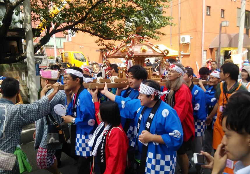 お祭りの日